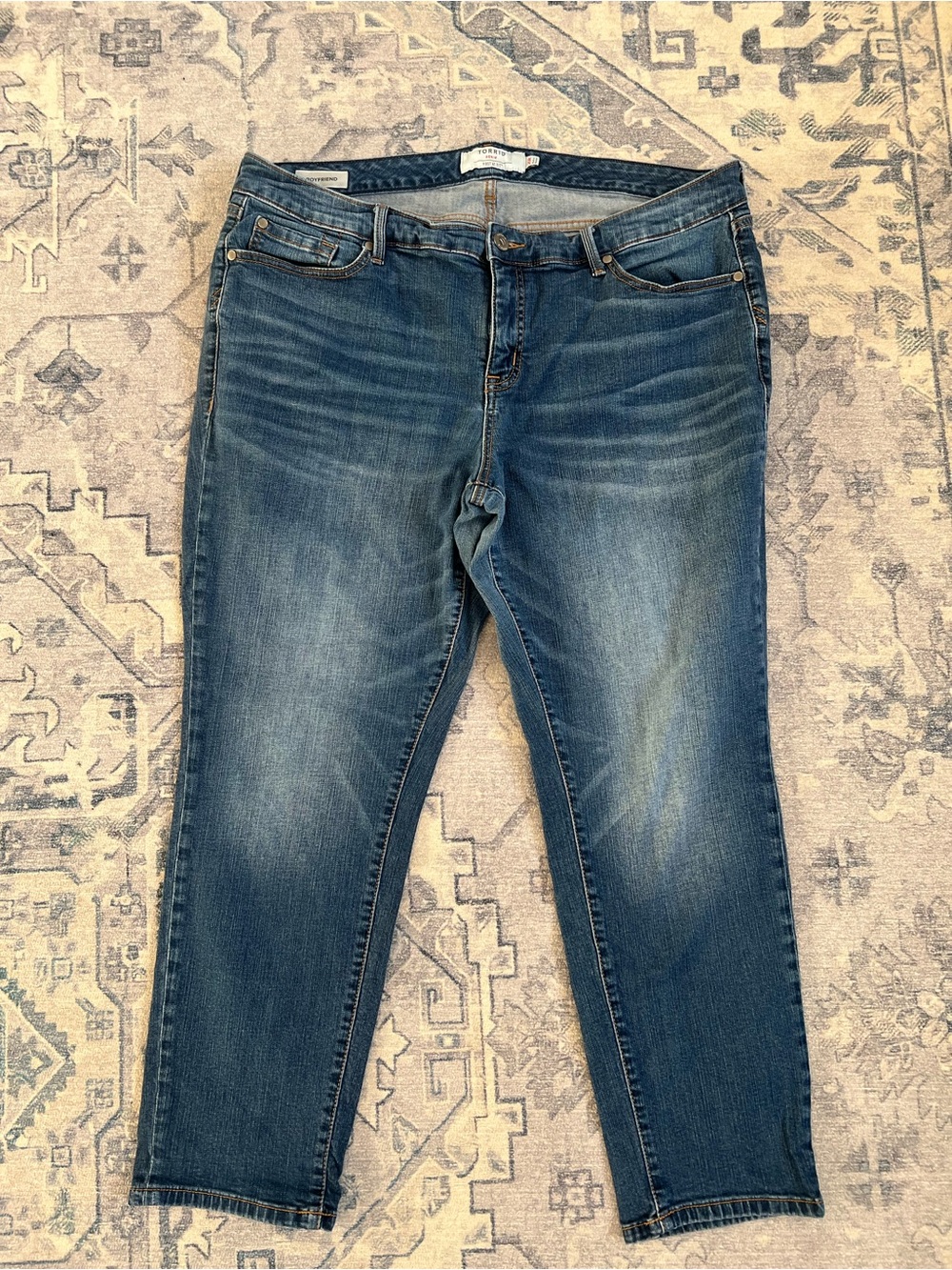 Torrid Boyfriend Jeans Size 20R Medium Wash Distressed 28” Inseam